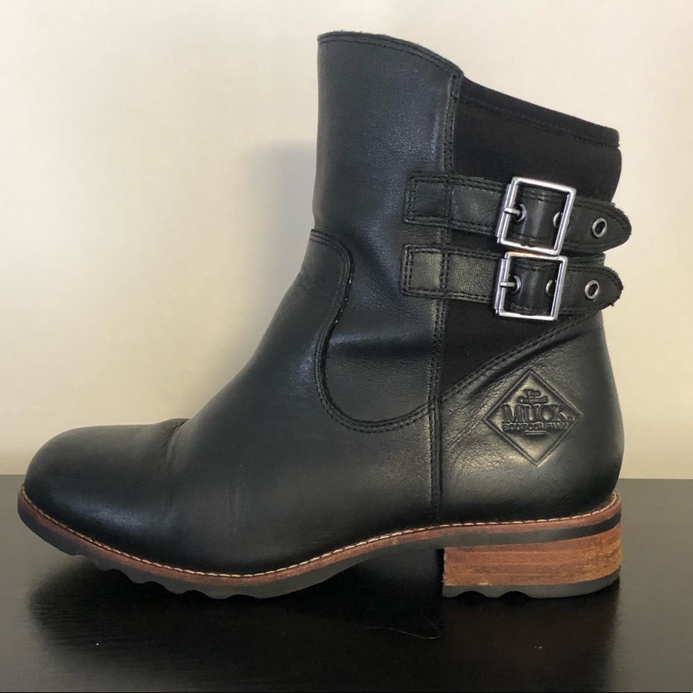 The Original Muck Boot Company waterproof booties- size 8